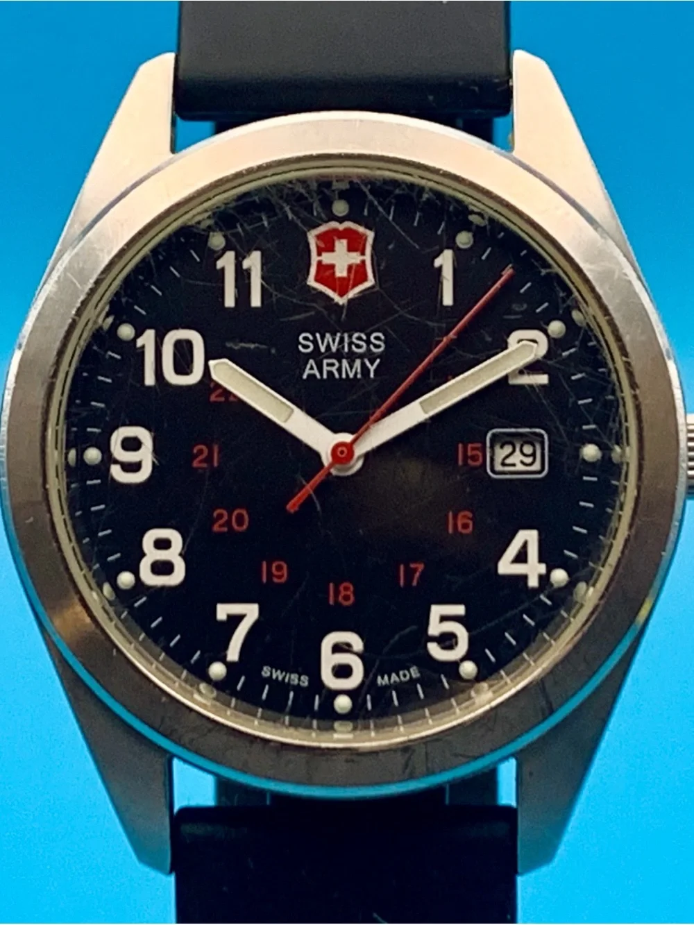 VICTORINOX SWISS ARMY GARRISON Men’s Swiss Field Wristwatch Works New Batt/Strap